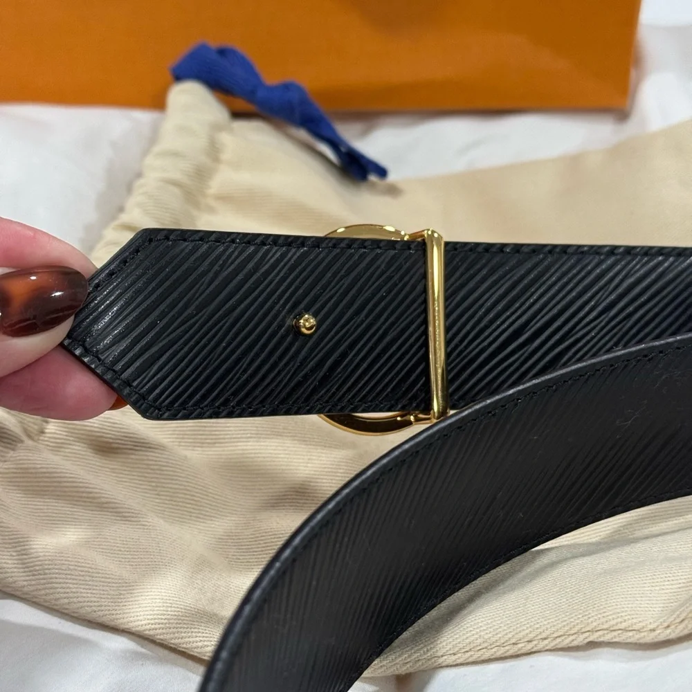 Reversible Louis Vuitton Monogram Belt with Gold Buckle - Picture 2 of 9